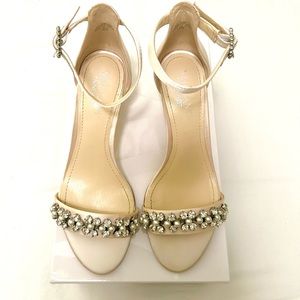 Nine West Passion Heeled Ankle Strap
Sandals - Ivory Satin